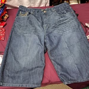 Old Skool size 40 men's shorts